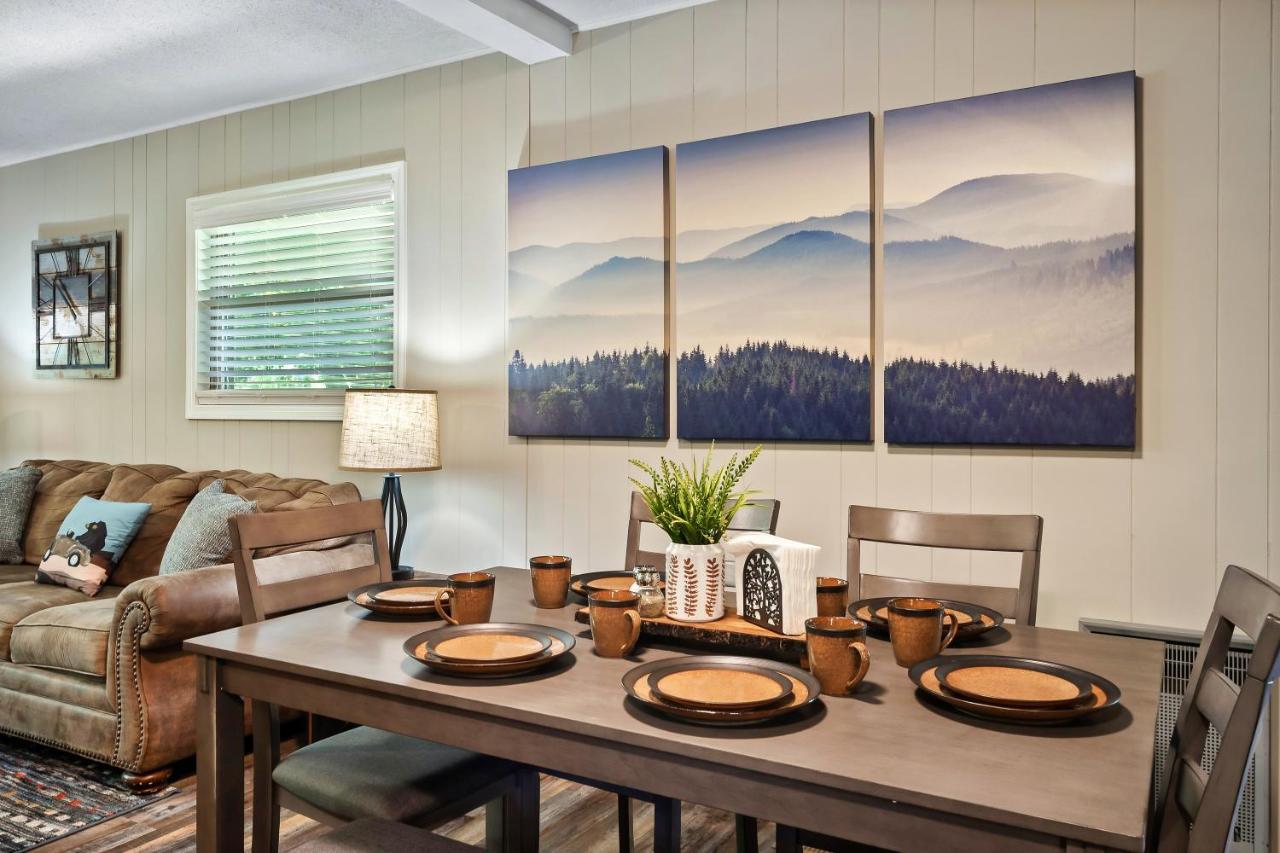 Modern Pigeon Forge Gem Near Dollywood, Gatlinburg & Smokies - 2 Mins To Pkwy & Strip, Hot Tub, Fire Pit, Cable, Hi-Speed Wifi Villa Dış mekan fotoğraf