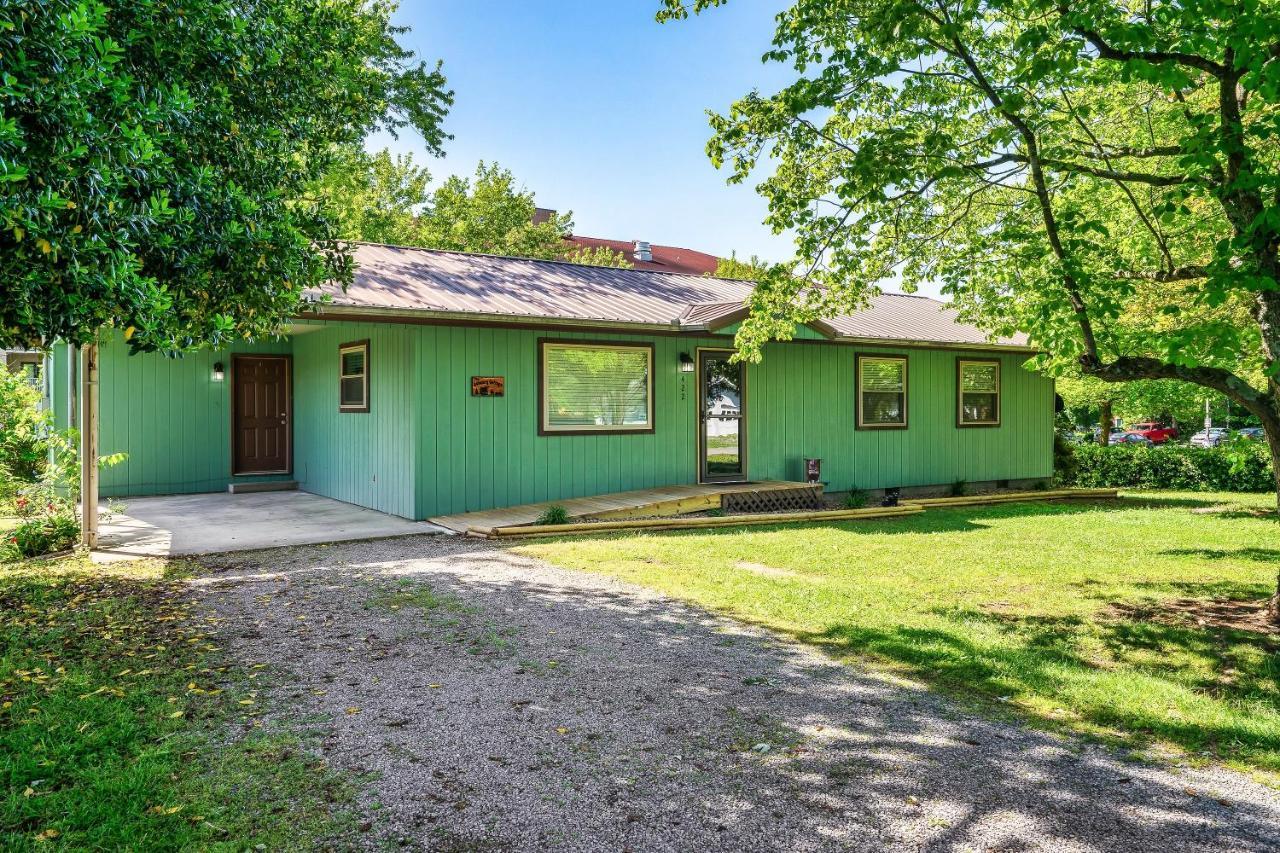 Modern Pigeon Forge Gem Near Dollywood, Gatlinburg & Smokies - 2 Mins To Pkwy & Strip, Hot Tub, Fire Pit, Cable, Hi-Speed Wifi Villa Dış mekan fotoğraf