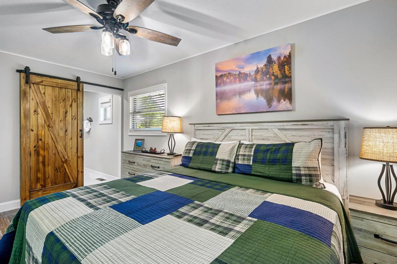 Modern Pigeon Forge Gem Near Dollywood, Gatlinburg & Smokies - 2 Mins To Pkwy & Strip, Hot Tub, Fire Pit, Cable, Hi-Speed Wifi Villa Dış mekan fotoğraf